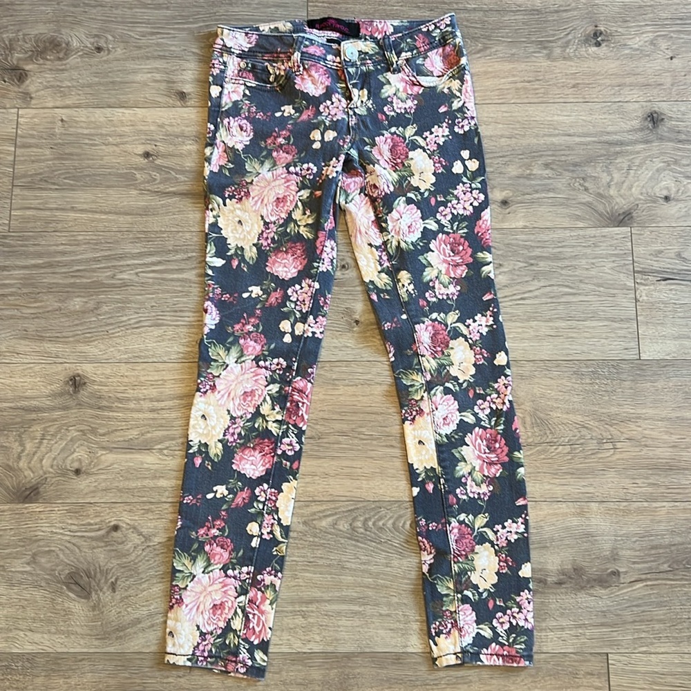 Almost Famous Floral Skinny Jeans Size 5 BOHO Y2K Grunge Whimsigoth
